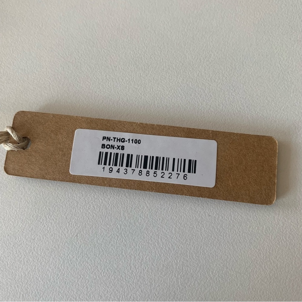 Skims Logo Mesh Thong Bone - Picture 6 of 10